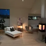 Feriehus Sentralt Nytt Hus, Naerme Sjo Og Badeland *