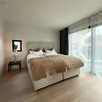 Sentralt Nytt Hus, Naerme Sjo Og Badeland Feriehus *