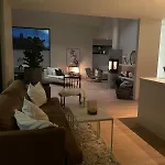 Sentralt Nytt Hus, Naerme Sjo Og Badeland Lyngdal