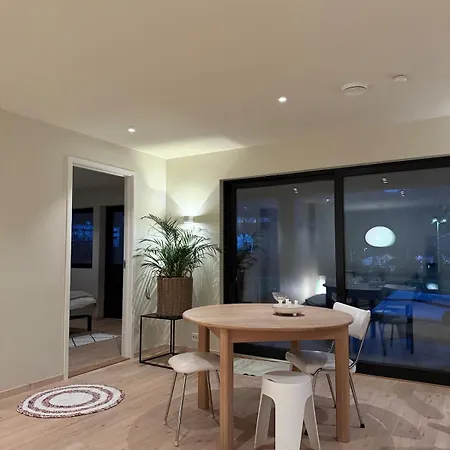 Feriehus Sentralt Nytt Hus, Nærme Sjø Og Badeland