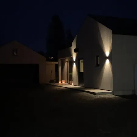 Sentralt Nytt Hus, Nærme Sjø Og Badeland Feriehus