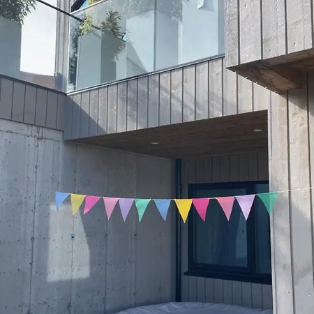 Sentralt Nytt Hus, Nærme Sjø Og Badeland Feriehus