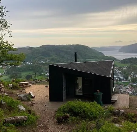 Sentralt Nytt Hus, Nærme Sjø Og Badeland Lyngdal