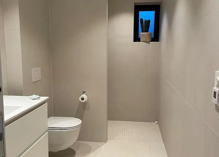 Sentralt Nytt Hus, Naerme Sjo Og Badeland لينغدال